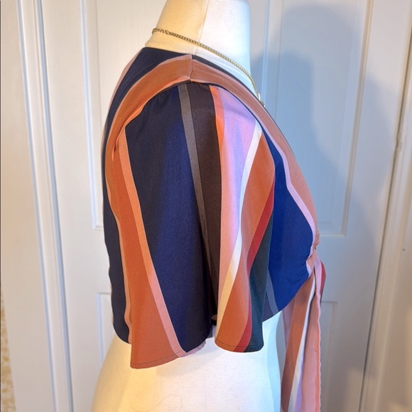 NWOT 4SI3NNA Striped Multicolor Tie-Front Top Size M Super Cute!! - Picture 4 of 8